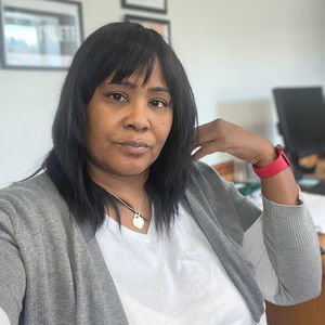 Meet your Posher, Dana